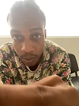 Snapshot of LarryCollin chatting on 26, 2, 2025 LarryCollin online show from 26, 2, 2025