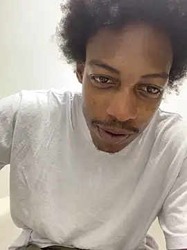 Snapshot of LarryCollin chatting on 12, 3, 2025 LarryCollin online show from 12, 3, 2025