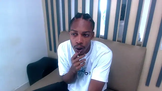 Snapshot of LarryCollin chatting on 20, 3, 2025 LarryCollin online show from 20, 3, 2025