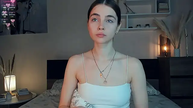 MaryJacksoon online show from 13, 2, 2025