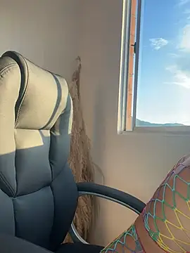 AlessaPears online show from 10, 12, 2024