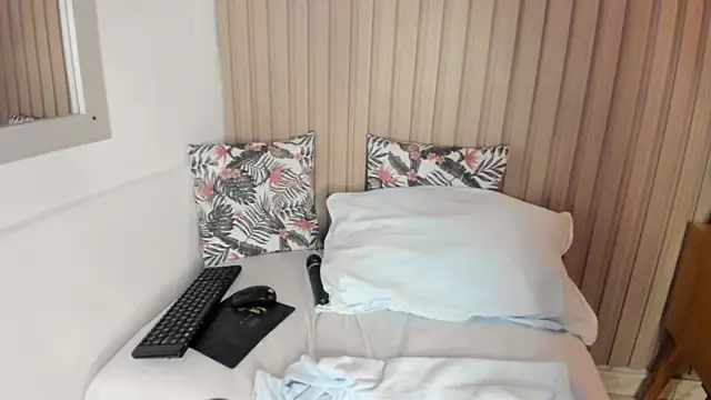 emma collson online show from 25, 2, 2025