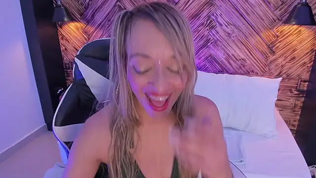 emma collson online show from 25, 11, 2025