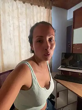 Snapshot of yaralyminjo2 chatting on 9, 1, 2025 yaralyminjo2 online show from 9, 1, 2025