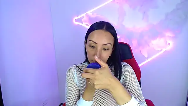 Snapshot of yaralyminjo2 chatting on 13, 1, 2025 yaralyminjo2 online show from 13, 1, 2025