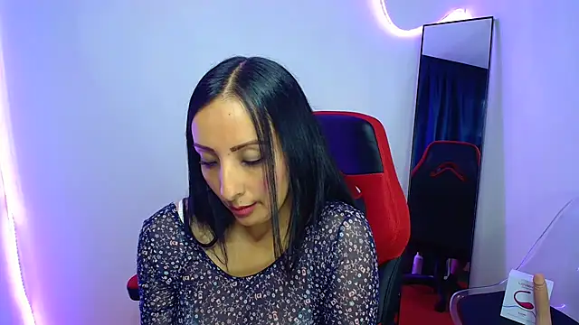 Snapshot of yaralyminjo2 chatting on 6, 3, 2025 yaralyminjo2 online show from 6, 3, 2025