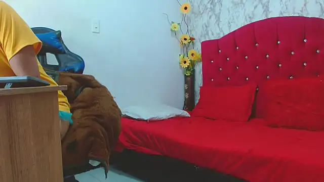 Snapshot of AlexaFontana chatting on 5, 2, 2026 AlexaFontana online show from 5, 2, 2026