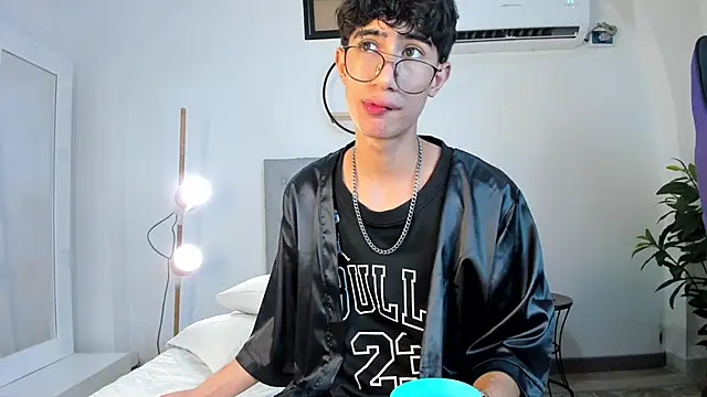 novaybrian online show from 26, 1, 2025