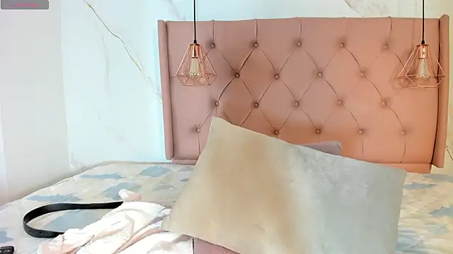 Snapshot of kristakinnky chatting on 20, 12, 2024 kristakinnky online show from 20, 12, 2024