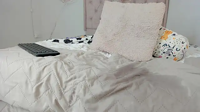 Snapshot of kristakinnky chatting on 30, 1, 2025 kristakinnky online show from 30, 1, 2025