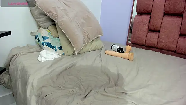 Snapshot of kristakinnky chatting on 4, 3, 2025 kristakinnky online show from 4, 3, 2025