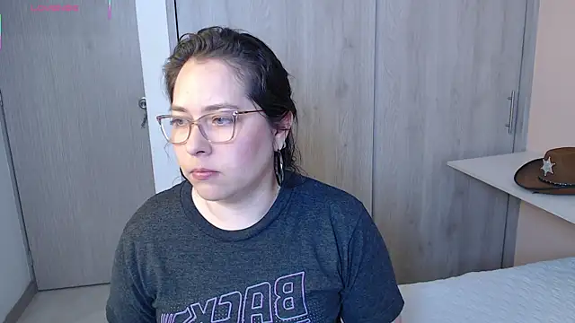 Snapshot of May_Carlier chatting on 20, 10, 2025 May Carlier online show from 20, 10, 2025