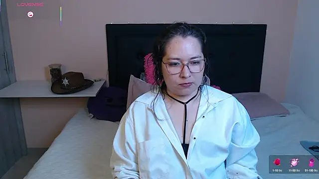 Snapshot of May_Carlier chatting on 21, 10, 2025 May Carlier online show from 21, 10, 2025