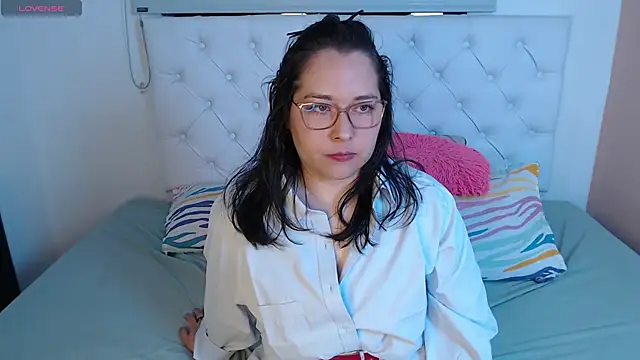 Snapshot of May_Carlier chatting on 25, 11, 2025 May Carlier online show from 25, 11, 2025