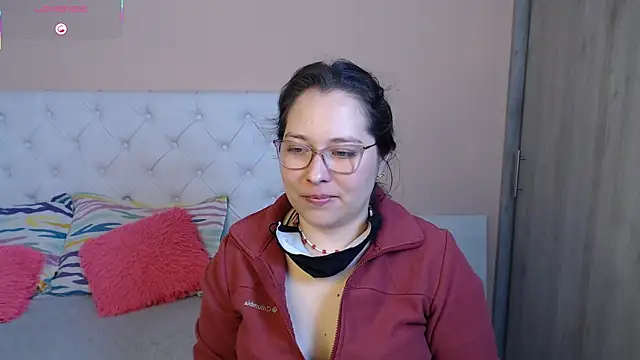 Snapshot of May_Carlier chatting on 27, 11, 2025 May Carlier online show from 27, 11, 2025