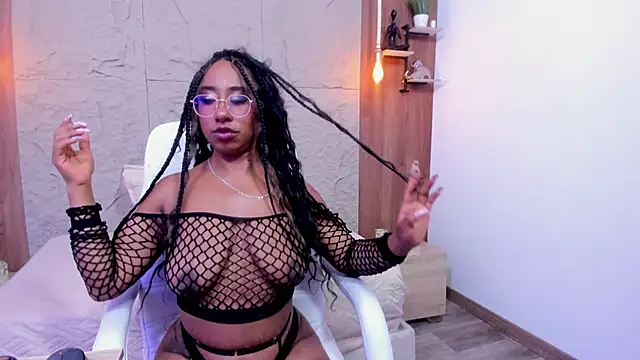  Eveelyn online show from 20, 3, 2025