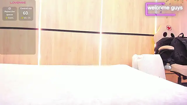 adela chase online show from 26, 9, 2025