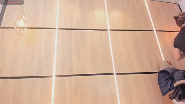 adela chase online show from 22, 10, 2025