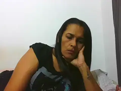 latinbrunettet online show from 18, 2, 2025