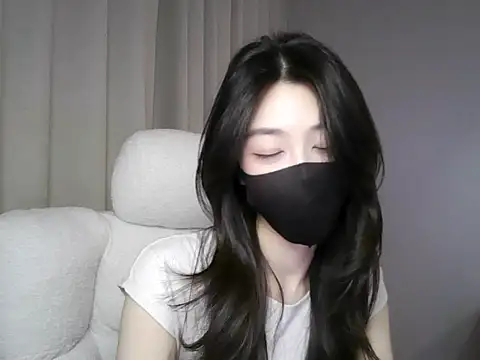 Snapshot of xiaxia-baby_ chatting on 26, 11, 2025 xiaxia-baby online show from 26, 11, 2025