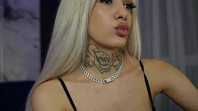 Snapshot of blondie_muller chatting on 30, 3, 2026 blondie muller online show from 30, 3, 2026