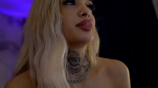 Snapshot of blondie_muller chatting on 15, 4, 2026 blondie muller online show from 15, 4, 2026