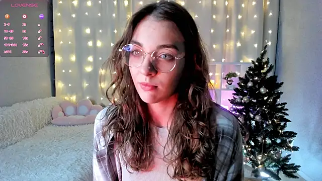 Snapshot of AraCopple chatting on 9, 1, 2025 AraCopple online show from 9, 1, 2025