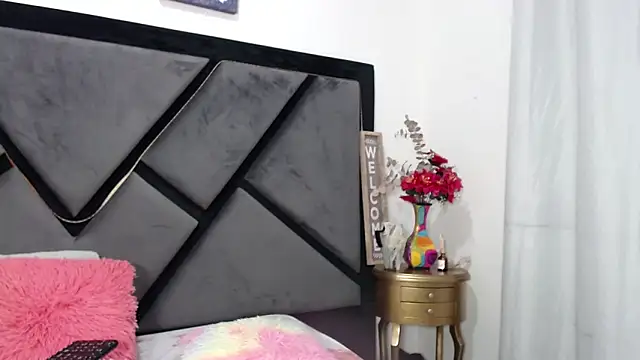 GabrielaDurann online show from 6, 3, 2025