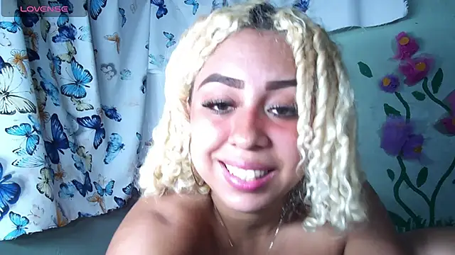 Snapshot of Lucy_White__ chatting on 25, 6, 2026 Lucy White online show from 25, 6, 2026