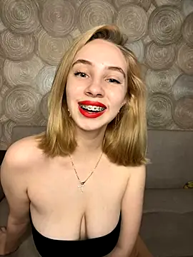 Snapshot of Kitty_Katrine chatting on 4, 11, 2025 Kitty Katrine online show from 4, 11, 2025