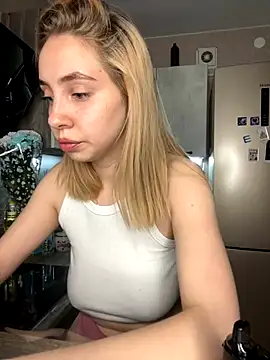 Snapshot of Kitty_Katrine chatting on 3, 12, 2025 Kitty Katrine online show from 3, 12, 2025