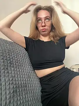 Snapshot of Kitty_Katrine chatting on 23, 5, 2026 Kitty Katrine online show from 23, 5, 2026