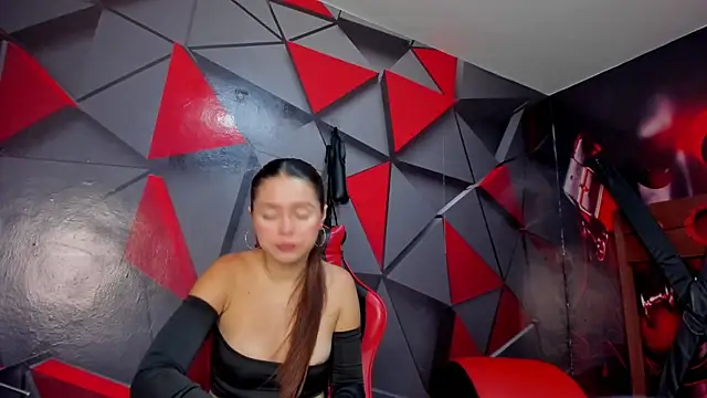 Hana and Zeta online show from 21, 10, 2025