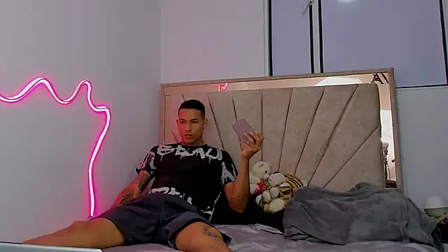 Snapshot of Hana_and_Zeta chatting on 3, 3, 2026 Hana and Zeta online show from 3, 3, 2026