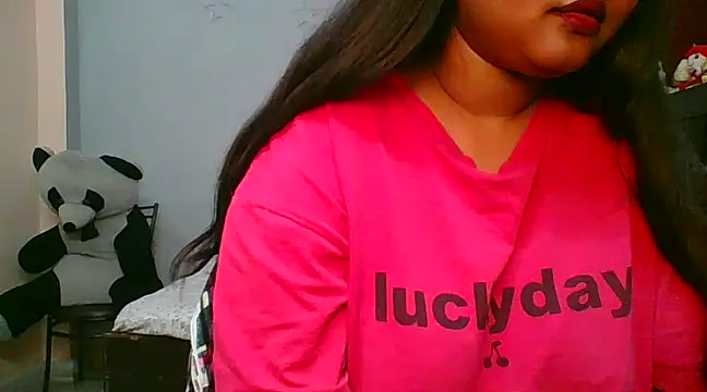 Snapshot of Your-love-12 chatting on 5, 2, 2025 Your-love-12 online show from 5, 2, 2025