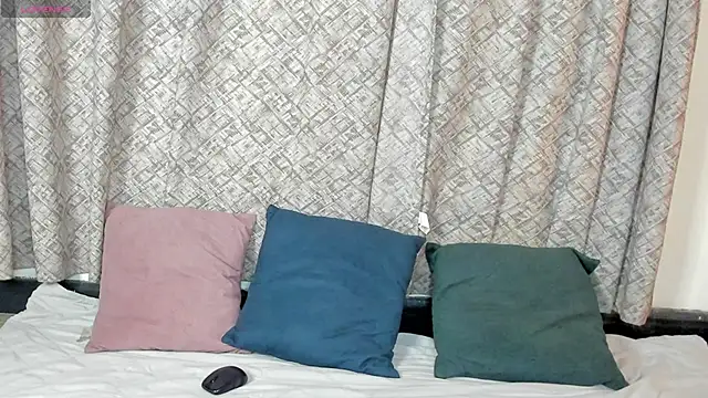 Snapshot of angelswets chatting on 17, 10, 2025 angelswets online show from 17, 10, 2025