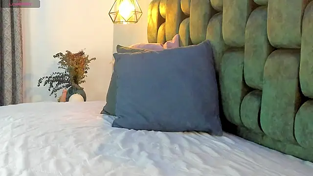 Snapshot of angelswets chatting on 25, 10, 2025 angelswets online show from 25, 10, 2025