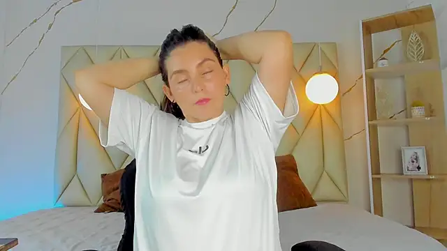 Snapshot of angelswets chatting on 11, 11, 2025 angelswets online show from 11, 11, 2025