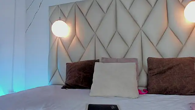 Snapshot of angelswets chatting on 25, 11, 2025 angelswets online show from 25, 11, 2025