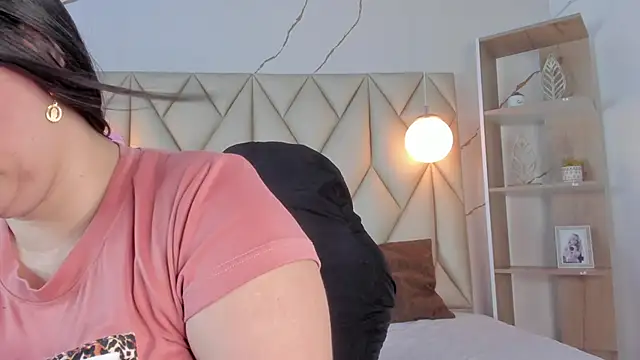 Snapshot of angelswets chatting on 28, 11, 2025 angelswets online show from 28, 11, 2025