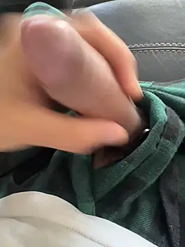 Snapshot of Pussylover_32 chatting on 6, 11, 2025 Pussylover 32 online show from 6, 11, 2025