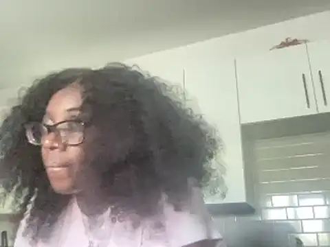 Snapshot of AveryJ99 chatting on 20, 3, 2025 AveryJ99 online show from 20, 3, 2025