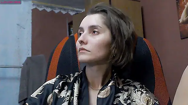 womanstrong78 online show from 27, 2, 2025