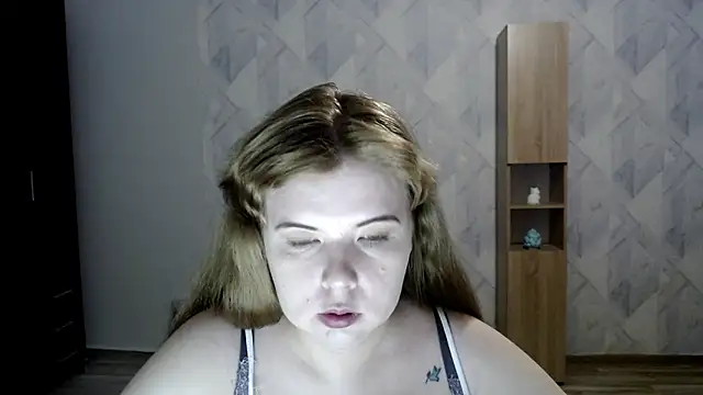 Snapshot of Melina_Hot9 chatting on 26, 9, 2025 Melina Hot9 online show from 26, 9, 2025