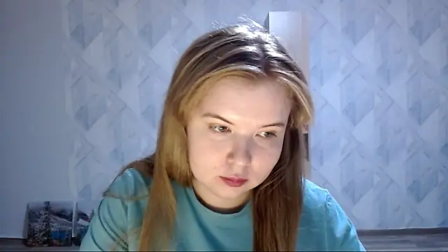 Snapshot of Melina_Hot9 chatting on 4, 11, 2025 Melina Hot9 online show from 4, 11, 2025