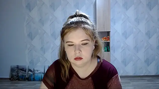 Snapshot of Melina_Hot9 chatting on 11, 11, 2025 Melina Hot9 online show from 11, 11, 2025