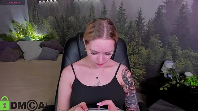 Carol  Cox online show from 3, 11, 2025