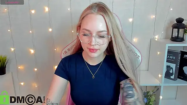 Carol  Cox online show from 14, 11, 2025