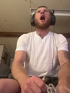 Snapshot of dcockell chatting on 3, 11, 2025 dcockell online show from 3, 11, 2025