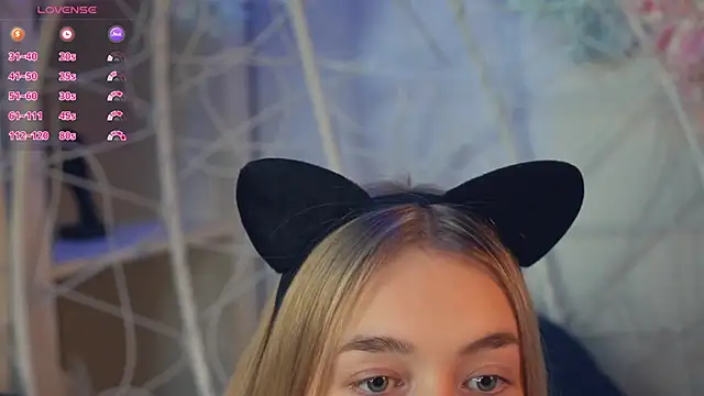 Snapshot of FlairCunard chatting on 14, 12, 2024 FlairCunard online show from 14, 12, 2024